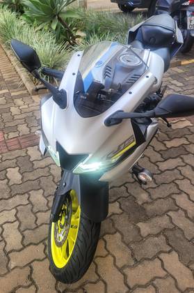 YAMAHA YZF R15 